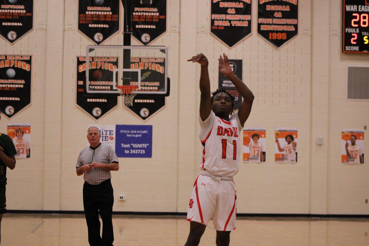 Zaharee Maddox (‘22) shoots a free throw after drawing a foul.