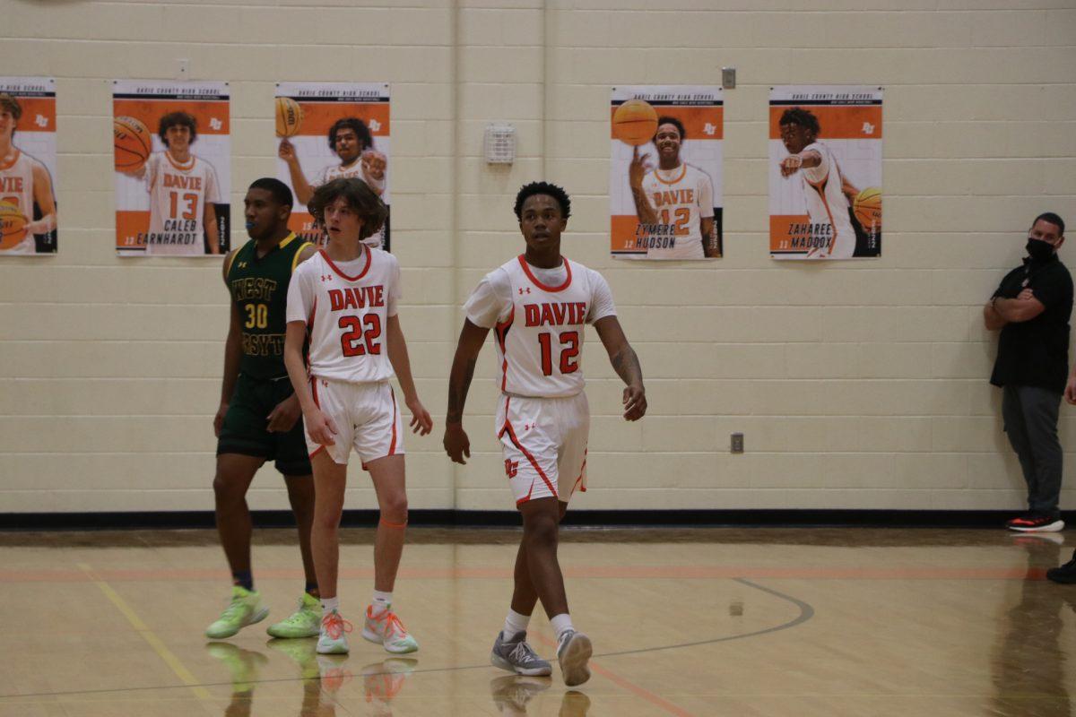 Zymere Hudson (‘22) and Coleman Lawhorn (‘24) prepare to clamp down on defense.