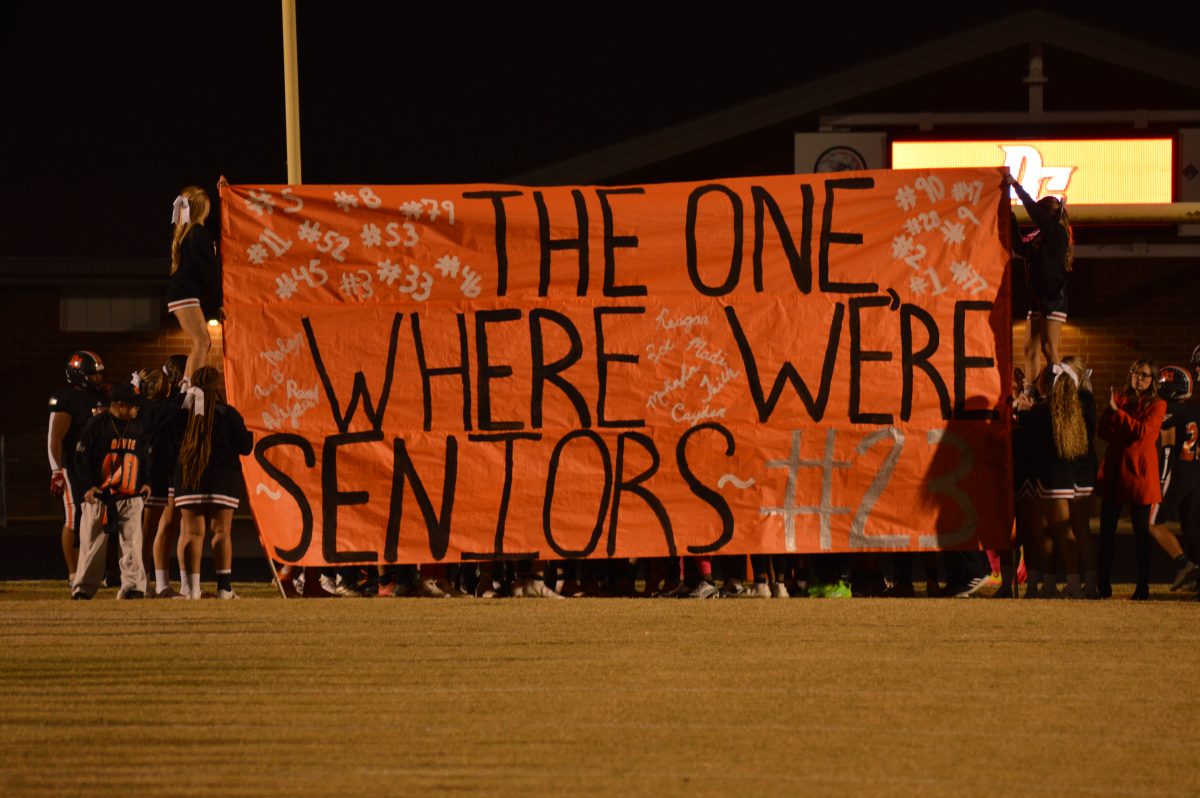 Davie Varsity Football Defeats Glenn at the Last Home Game of the Season