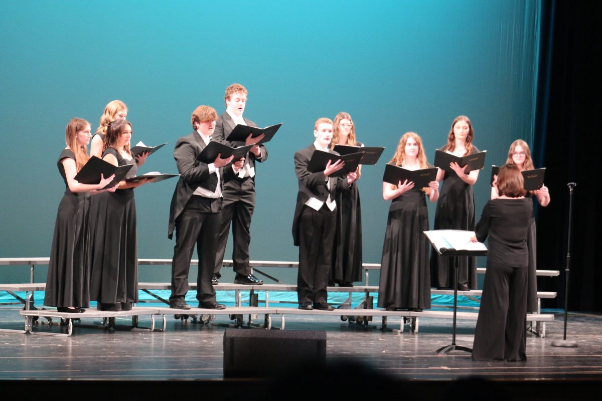 A Not-So-Silent Night: Davie High Winter Choir Concert