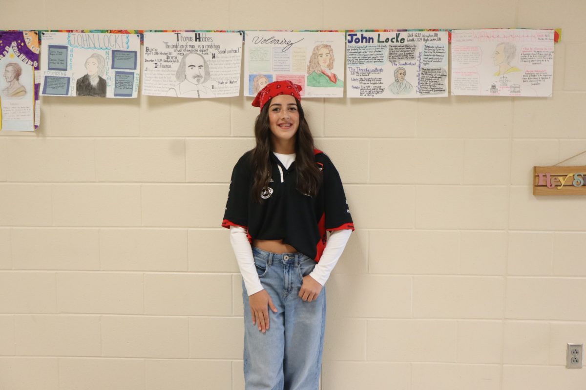 Freshman Eliza Purser, is dressed in her best 2000s outfit, mastering the peak 2000s hip hop fashion trends. 