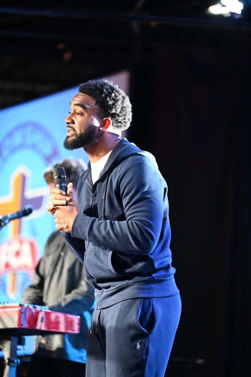 Darius Williams, the feature speaker of the night, shared his testimony and words of encouragement to the highscholar. 